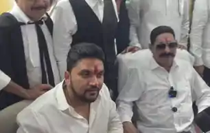 गोपालगंज पहुंचे अनंत सिंह और गुंजन सिंह, कोर्ट में किया सरेंडर