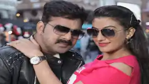 पवन सिंह-अक्षरा विवाद पर Monalisa का बयान: कहा- ‘पवन के कई अफेयर थे, सेट पर दोनों में खूब बहस होती थी’