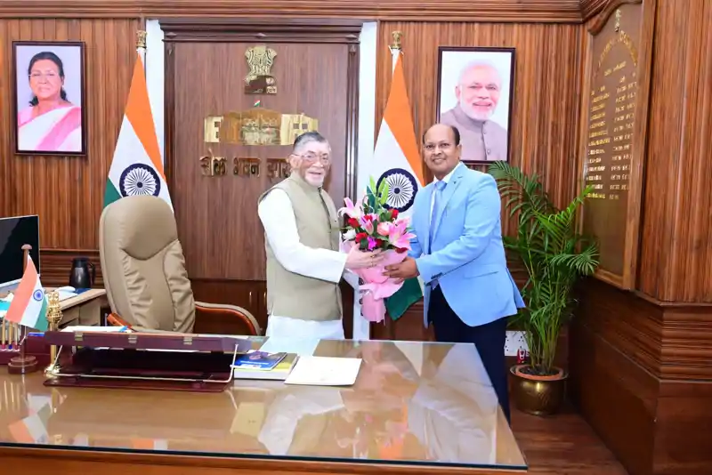 डॉ. श्यामा प्रसाद मुखर्जी विश्वविद्यालय के नवनियुक्त कुलपति ने राज्यपाल से की मुलाक़ात डॉ. श्यामा प्रसाद मुखर्जी विश्वविद्यालय के नवनियुक्त कुलपति ने राज्यपाल से की मुलाक़ात