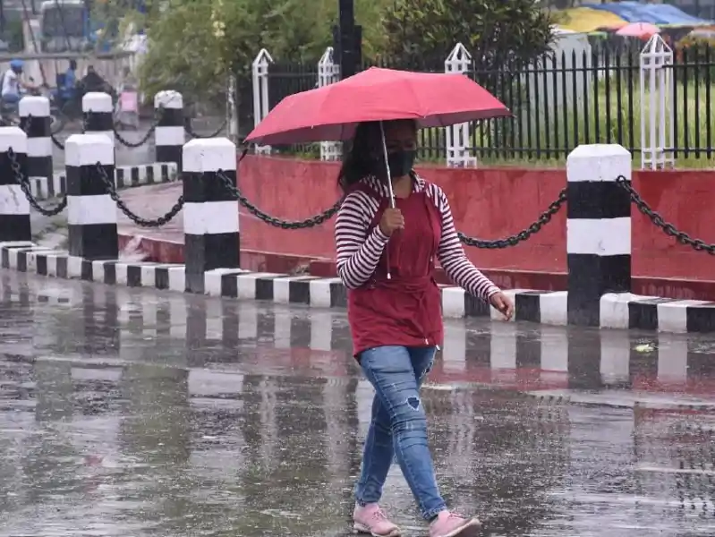 बिहार में बदला मौसम का मिजाज, कई जिलों में बारिश और तेज हवा का अलर्ट बिहार