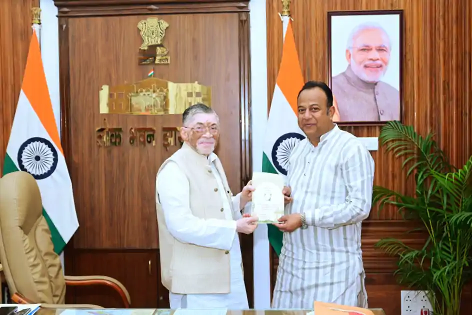 राज्यपाल से मिले विधायक नवीन जायसवाल, बेटी के विवाह समारोह में शामिल होने का दिया निमंत्रण