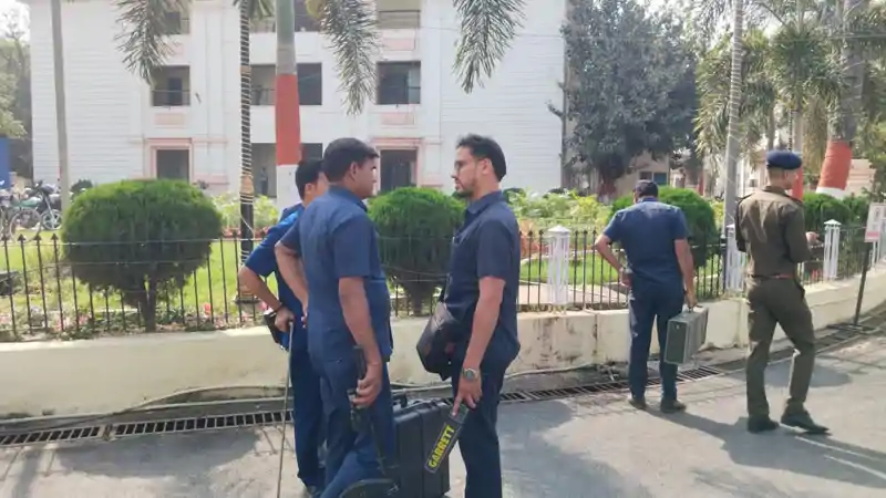 बिहार विधानसभा को बम से उड़ाने की धमकी, ई-मेल के बाद मचा हड़कंप, बम स्क्वायड ने की सघन जांच बिहार विधानसभा