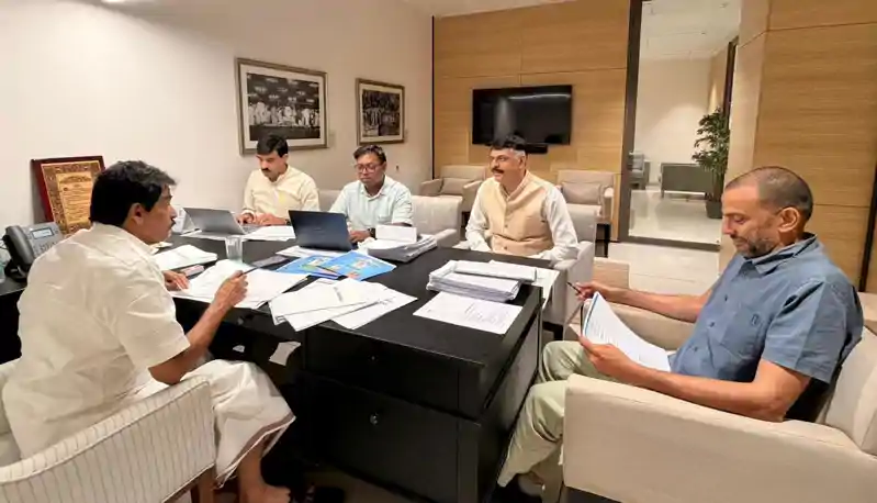 कांग्रेस संगठन में जमीनी नेताओं को आगे लाने की कवायद, शीर्ष नेतृत्व ने पैनल नामों पर की विस्तृत चर्चा कांग्रेस संगठन में जमीनी नेताओं को आगे लाने की कवायद, शीर्ष नेतृत्व ने पैनल नामों पर की विस्तृत चर्चा