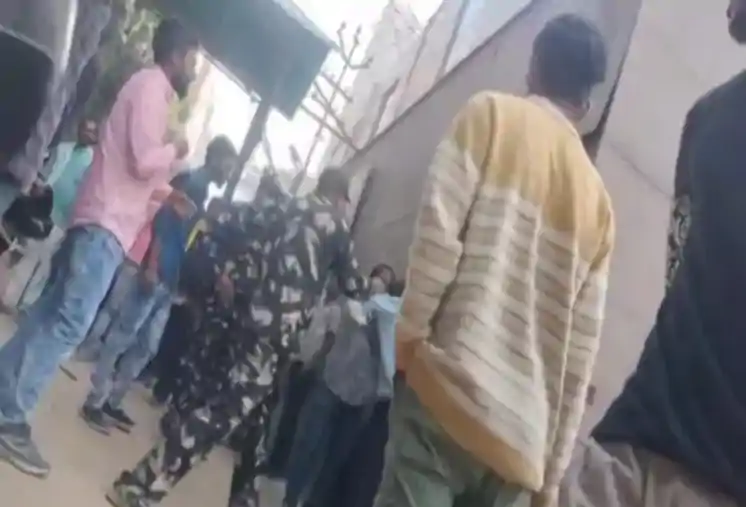 PMCH इमरजेंसी वार्ड गेट पर मारपीट, मरीज से मिलने आए थे परिजन