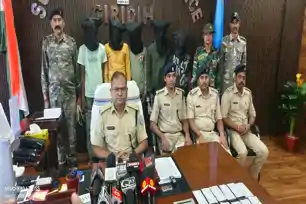 गिरिडीह पुलिस ने जामताड़ा के मुख्य सरगना सहित पांच साइबर ठगों को किया गिरफ्तार