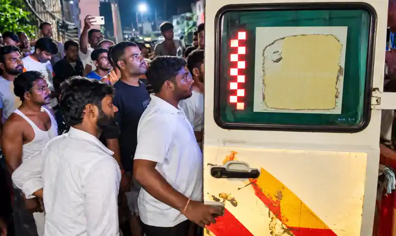 वैशाली में बड़ा नाव हादसा, बीस से ज्यादा की डूबने की सूचना, राहत बचाव कार्य जारी वैशाली में बड़ा नाव हादसा, बीस से ज्यादा की डूबने की सूचना, राहत बचाव कार्य जारी