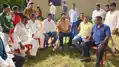 मृतक के परिजनों से मिले स्वास्थ्य मंत्री के भाई इमरान अंसारी, सरकारी मुआवजा दिलाने का दिया भरोसा