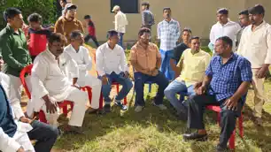 मृतक के परिजनों से मिले स्वास्थ्य मंत्री के भाई इमरान अंसारी, सरकारी मुआवजा दिलाने का दिया भरोसा