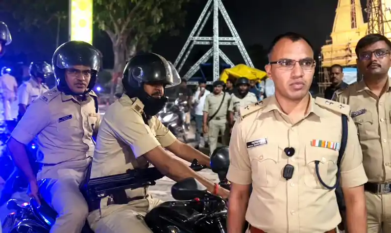दुर्गा पूजा की सुरक्षा को लेकर SP का निरीक्षण, असामाजिक तत्वों को सख्त चेतावनी दुर्गा पूजा की सुरक्षा को लेकर SP का निरीक्षण, असामाजिक तत्वों को सख्त चेतावनी