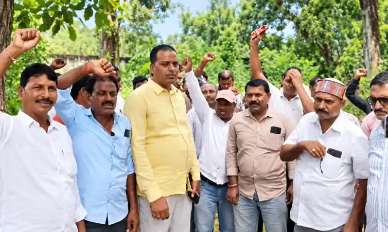 आरक्षण पर NDA में घमासान, चिराग पासवान मुर्दाबाद के लगे नारे, वीडियो वायरल आरक्षण पर NDA में घमासान, चिराग पासवान मुर्दाबाद के लगे नारे, वीडियो वायरल