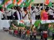 नेपाल सीमा पर स्थित बगहा में विशाल तिरंगा रैली, हाथों में तिरंगा लेकर निकले हजारों लोग -nepal seema par sthit bagaha mein vishal tiranga raili, hathon mein tiranga lekar nikle hajaron log नेपाल सीमा पर स्थित बगहा में विशाल तिरंगा रैली, हाथों में तिरंगा लेकर निकले हजारों लोग -nepal seema par sthit bagaha mein vishal tiranga raili, hathon mein tiranga lekar nikle hajaron log