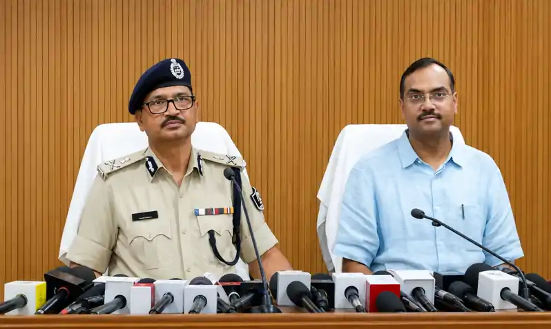 राज्य में पारंपरिक अपराधों में आयी बड़ी कमी, पुलिसबल की भी संख्या बढी: डीजीपी राज्य में पारंपरिक अपराधों में आयी बड़ी कमी, पुलिसबल की भी संख्या बढी: डीजीपी
