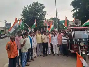 जुबां पर देशभक्ति के नारे, हाथों में तिरंगा, निकली भव्य तिरंगा यात्रा