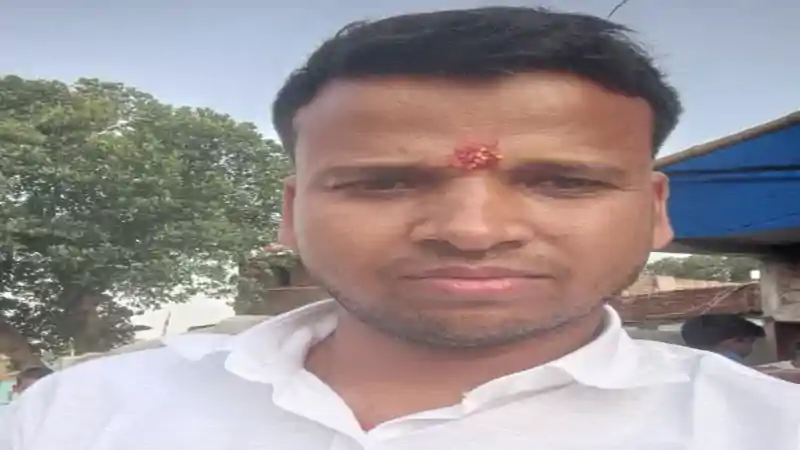बगोदर में भाजपा कार्यकर्ता की हत्या से बवाल, दोषियों की गिरफ्तारी को लेकर प्रदर्शन बगोदर में भाजपा कार्यकर्ता की हत्या से बवाल, दोषियों की गिरफ्तारी को लेकर प्रदर्शन