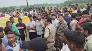 खू*न से लथपथ मिला सामाजिक कार्यकर्ता का श*व, ह*त्या के बाद सड़कों पर उतरे ग्रामीण