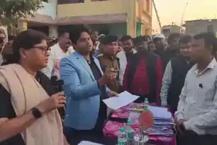 पूर्णिया में अधिकारियों पर भड़कीं मंत्री लेसी सिंह-काम के लिए बहाली हुई है या वसूली के लिए, आदत सुधारिए