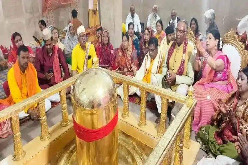 महाशिवरात्रि पर कर्पूरगौरं स्वरूप में सजेंगे भोलेनाथ, पहाड़ी मंदिर से विश्वनाथ धाम तक गूंजेगा 'हर-हर महादेव' महाशिवरात्रि पर कर्पूरगौरं स्वरूप में सजेंगे भोलेनाथ, पहाड़ी मंदिर से विश्वनाथ धाम तक गूंजेगा 'हर-हर महादेव'