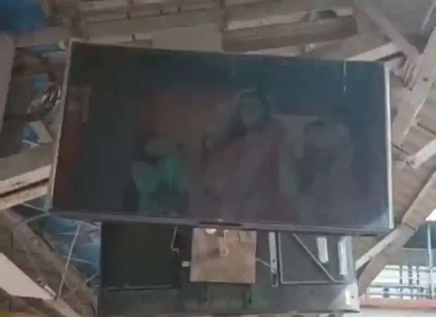 बिहार के इस जंक्शन के एलईडी स्क्रीन पर अचानक बजा भोजपुरी गाना, रेलवे प्रशासन पर उठे सवाल, यात्री बोले- ये लापरवाही है 