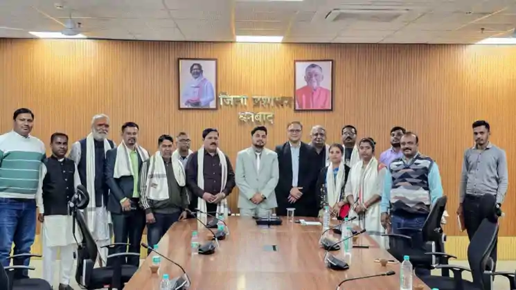 दुर्घटना के बाद भी नहीं टूटा हौसला, शिक्षकों की तत्परता से परीक्षा केंद्र तक पहुंचीं छात्रायें 