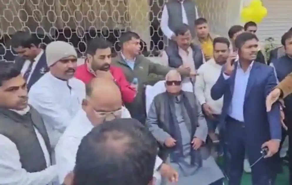 लालू यादव के भोज में आने पर बोले तेज प्रताप- पिता का आशीर्वाद मिला, तेजस्वी के नहीं पहुंचने पर भी बोले?