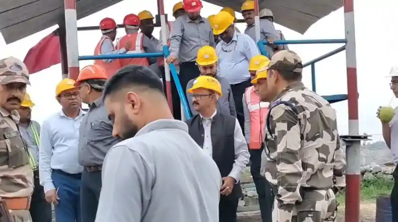 बारिश के बीच भी फुल स्पीड में चलेगा कोयला उत्पादन, BCCL की तैयारी पूरी बारिश के बीच भी फुल स्पीड में चलेगा कोयला उत्पादन, BCCL की तैयारी पूरी
