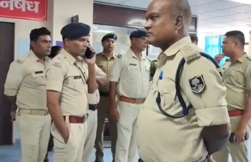 बेलगाम हुए अपराधी, सब-इंस्पेक्टर के सिर को फोडा, पीछे से किया हमला बेलगाम हुए अपराधी, सब-इंस्पेक्टर के सिर को फोडा, पीछे से किया हमला