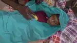 डॉक्टर के इंतजार में बुझ गई मासूम की जिंदगी, परिजनों का फूटा गुस्सा