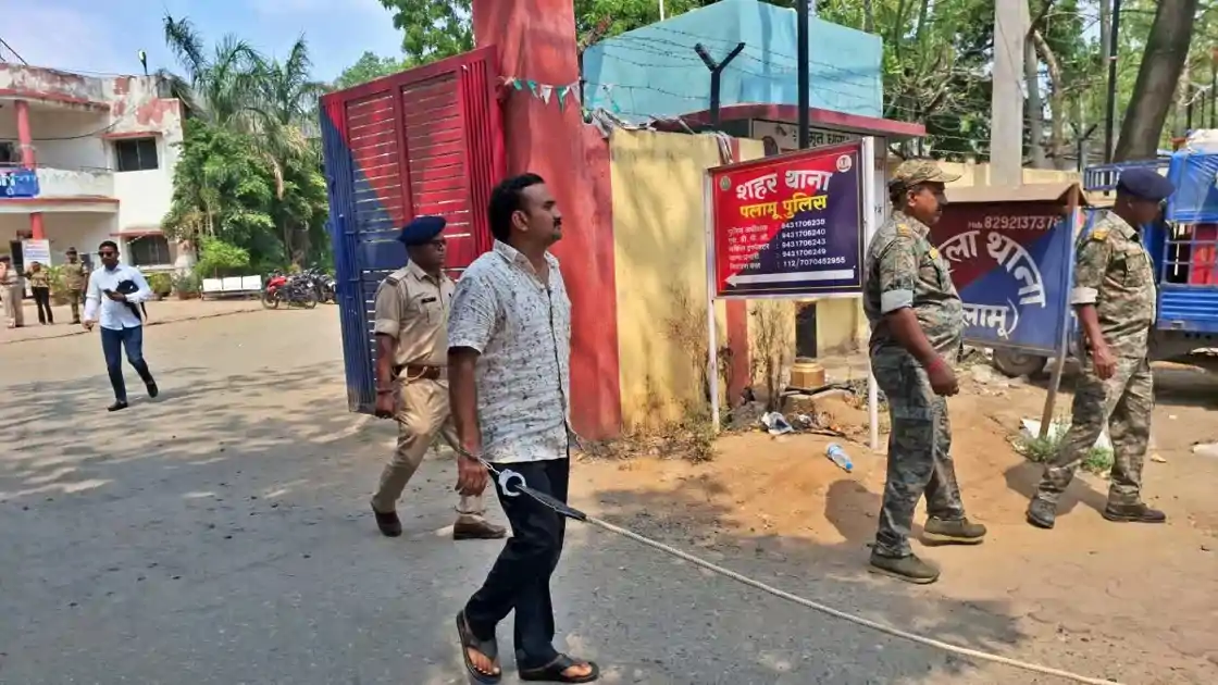 विनीत तिवारी हत्याकांड: आरोपी दिलीप तिवारी को पैदल ही जेल ले गई पुलिस, मास्टरमाइंड महाकाल अब भी फरार 