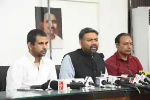 राहुल गांधी का संसद के मकर द्वार पर पिकनिक मनाना सदन और संसदीय मर्यादाओं का उल्लंघन: गुरु प्रकाश