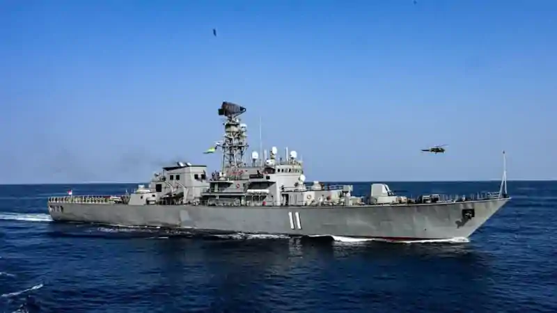 कोच्चि से स्वदेश लौटे ईरानी युद्धपोत के 90 नाविक, तकनीकी खराबी के बाद भारत ने दी थी आपात सहायता कोच्चि से स्वदेश लौटे ईरानी युद्धपोत के 90 नाविक, तकनीकी खराबी के बाद भारत ने दी थी आपात सहायता