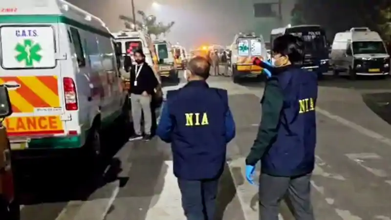 लाल किला बम विस्फोट केस: NIA ने 10 आरोपियों पर दायर की 7,500 पन्नों की चार्जशीट, AQIS से जुड़े मॉड्यूल का खुलासा लाल किला बम विस्फोट केस: NIA ने 10 आरोपियों पर दायर की 7,500 पन्नों की चार्जशीट, AQIS से जुड़े मॉड्यूल का खुलासा
