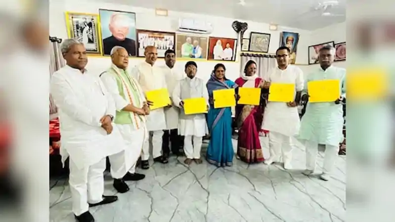 'हम' ने 6 सीटों पर उतारे प्रत्याशी, जीतन राम मांझी की बहू को मिला टिकट Jitan Ram Manjhi