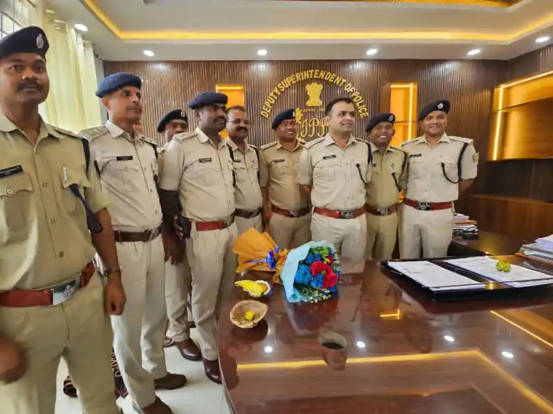 रांची कोतवाली में आधुनिक डीएसपी कार्यालय का उद्घाटन, पुलिस व्यवस्था को मिलेगी नई मजबूती रांची कोतवाली में आधुनिक डीएसपी कार्यालय का उद्घाटन, पुलिस व्यवस्था को मिलेगी नई मजबूती