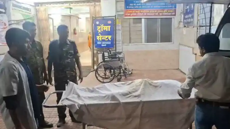 बोकारो में भीषण सड़क हादसा, एक झटके में बुझ गई 4 जिंदगियां बोकारो में भीषण सड़क हादसा, एक झटके में बुझ गई 4 जिंदगियां