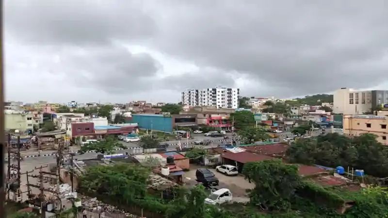 स्वतंत्रता दिवस पर आसमान में छाए रहेंगे बादल, 40 KM प्रति घंटे की रफ्तार से चलेंगी हवाएं स्वतंत्रता दिवस पर आसमान में छाए रहेंगे बादल, 40 KM प्रति घंटे की रफ्तार से चलेंगी हवाएं