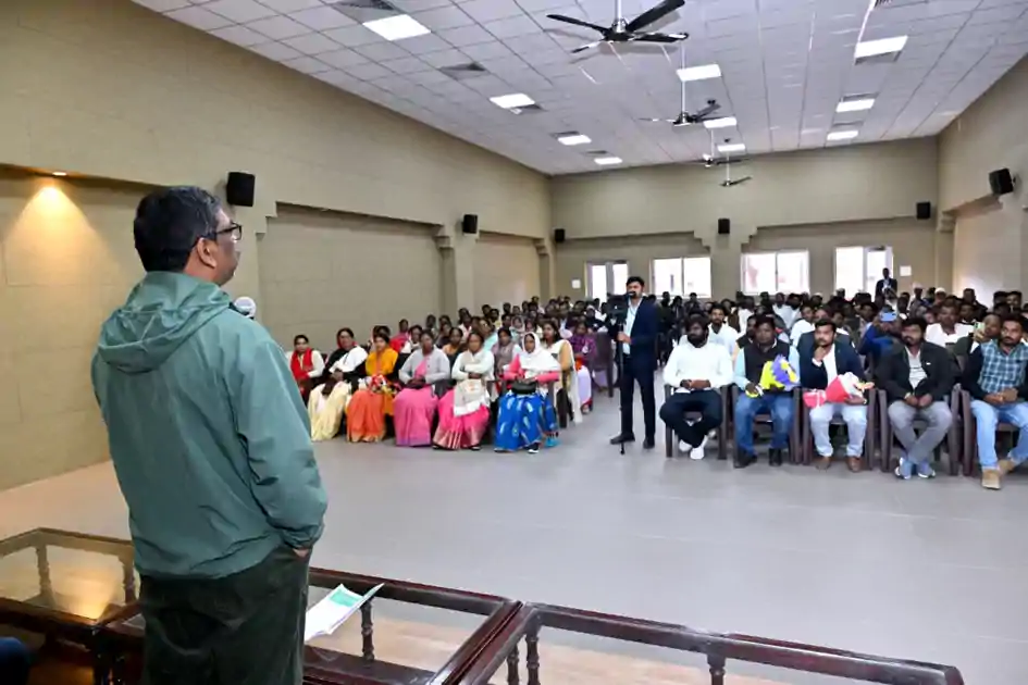  मुख्यमंत्री आवास में जनसंवाद, समस्याओं और योजनाओं पर हुई विस्तृत चर्चा