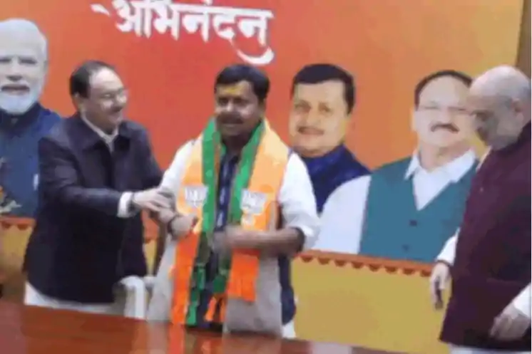 नितिन नबीन ने कार्यभार संभाला, जेपी नड्डा कुर्सी तक ले गए, स्वागत में खड़े रहे गृहमंत्री शाह