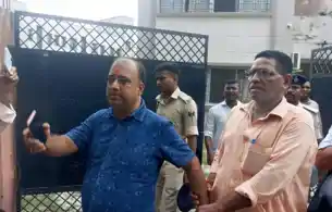 रिश्वत मांगने का आरोप, बाजपट्टी के सीओ को निगरानी की टीम ने किया गिरफ्तार