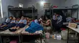 विषाक्त भोजन खाने से बीमार हुई छात्राएं, मचा हडकंप, ईलाज जारी