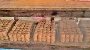 सावन से पहले घोरमारा के पेड़ा व्यापारियों की बढ़ी चिंता, श्रद्धालुओं के रूट बदलने से प्रभावित हो रहा कारोबार