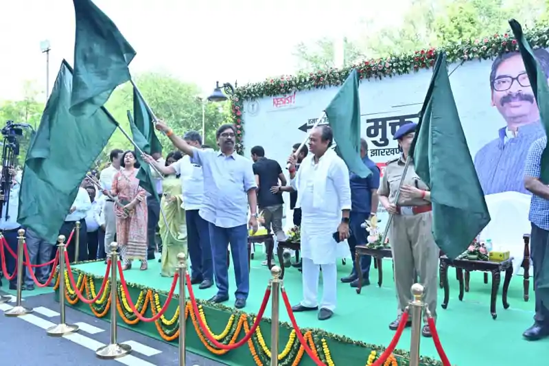 झारखंड में नशे के खिलाफ राज्यव्यापी अभियान शुरू, मुख्यमंत्री ने जागरूकता रथों को दिखाई हरी झंडी झारखंड में नशे के खिलाफ राज्यव्यापी अभियान शुरू, मुख्यमंत्री ने जागरूकता रथों को दिखाई हरी झंडी
