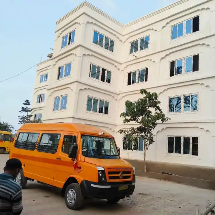 स्कूल बस हादसे में मासूम की मौ*त, परिजनों ने प्रबंधन और ड्राइवर पर लगाया गंभीर आरोप