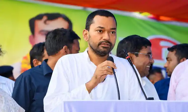 एलएनजेपी अस्पताल के तीन चिकित्सकों पर गिरी विभागीय गाज, कार्रवाई प्रारंभ एलएनजेपी अस्पताल के तीन चिकित्सकों पर गिरी विभागीय गाज, कार्रवाई प्रारंभ