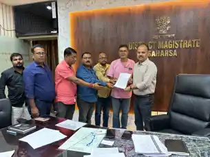 सदर अस्पताल में पत्रकार से मारपीट के मामले में कार्रवाई की मांग, डीएम से मिला पत्रकारों का शिष्टमंडल सदर अस्पताल में पत्रकार से मारपीट के मामले में कार्रवाई की मांग, डीएम से मिला पत्रकारों का शिष्टमंडल