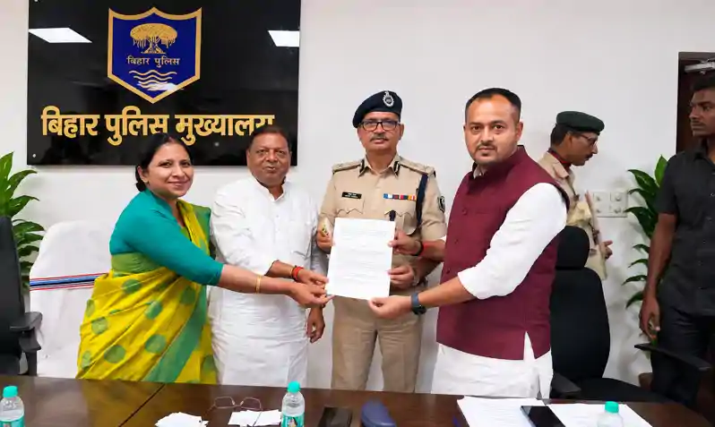 सीआईडी में भी जूलरी कारोबारियों के लिए बनेगा अलग सेल : डीजीपी सीआईडी में भी जूलरी कारोबारियों के लिए बनेगा अलग सेल : डीजीपी