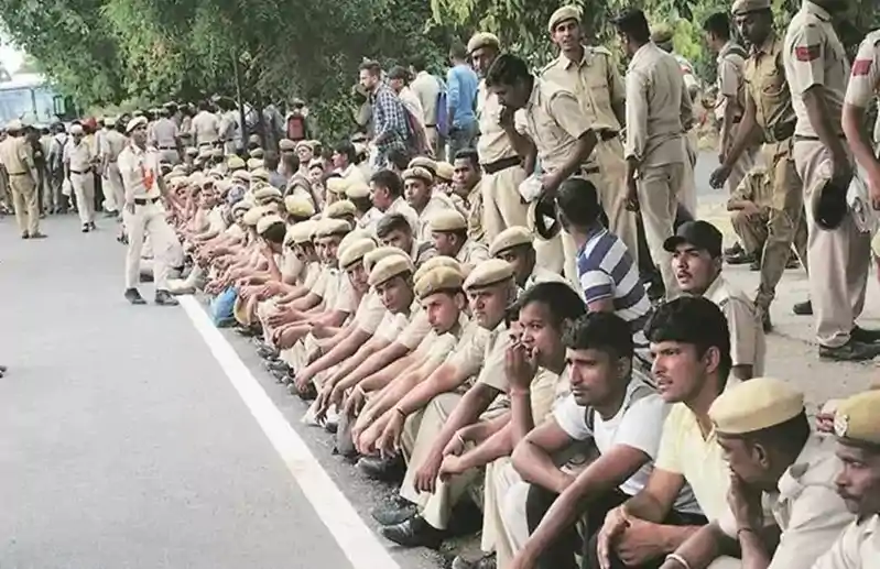 ट्रेजरी घोटाले के बाद एक्शन मोड में होमगार्ड विभाग, भत्ता भुगतान से पहले अनिवार्य हुआ सत्यापन ट्रेजरी घोटाले के बाद एक्शन मोड में होमगार्ड विभाग, भत्ता भुगतान से पहले अनिवार्य हुआ सत्यापन