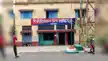 सड़क दुर्घटना में लहूलुहान व्यक्ति को पुलिस ने जीप से पहुंचाया अस्पताल, पेश की मानवता की मिसाल-sadak durghatna mein lahuluhan vyakti ko police jeep se pahunchaya aspatal, pesh ki manavta ki misaal सड़क दुर्घटना में लहूलुहान व्यक्ति को पुलिस ने जीप से पहुंचाया अस्पताल, पेश की मानवता की मिसाल-sadak durghatna mein lahuluhan vyakti ko police jeep se pahunchaya aspatal, pesh ki manavta ki misaal