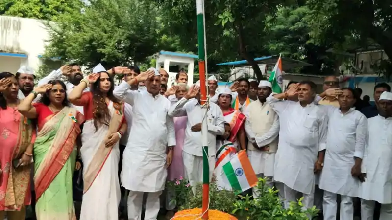 हम पार्टी के राज्य कार्यालय में प्रदेश अध्यक्ष डॉ. अनिल कुमार ने किया ध्वजारोहण हम पार्टी के राज्य कार्यालय में प्रदेश अध्यक्ष डॉ. अनिल कुमार ने किया ध्वजारोहण