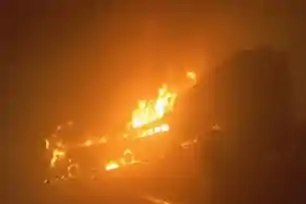 मथुरा : यमुना एक्सप्रेसवे पर कोहरे का कहर, 7 बस और 3 कारों में टक्कर, 4 की मौ*त, 25 घायल