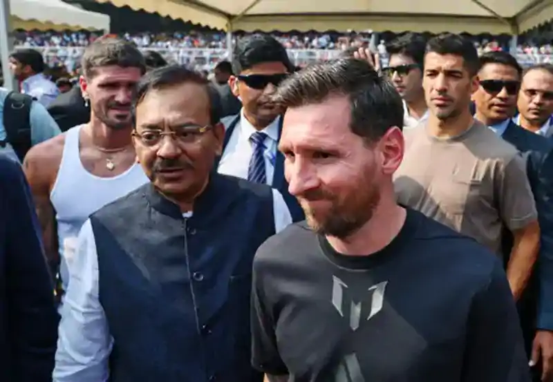 मेसी कार्यक्रम में अव्यवस्था पर बड़ा एक्शन, बंगाल के खेल मंत्री का इस्तीफा, SIT करेगी जांच